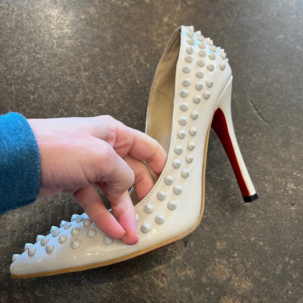 Only maker spiky high heels. Size 10